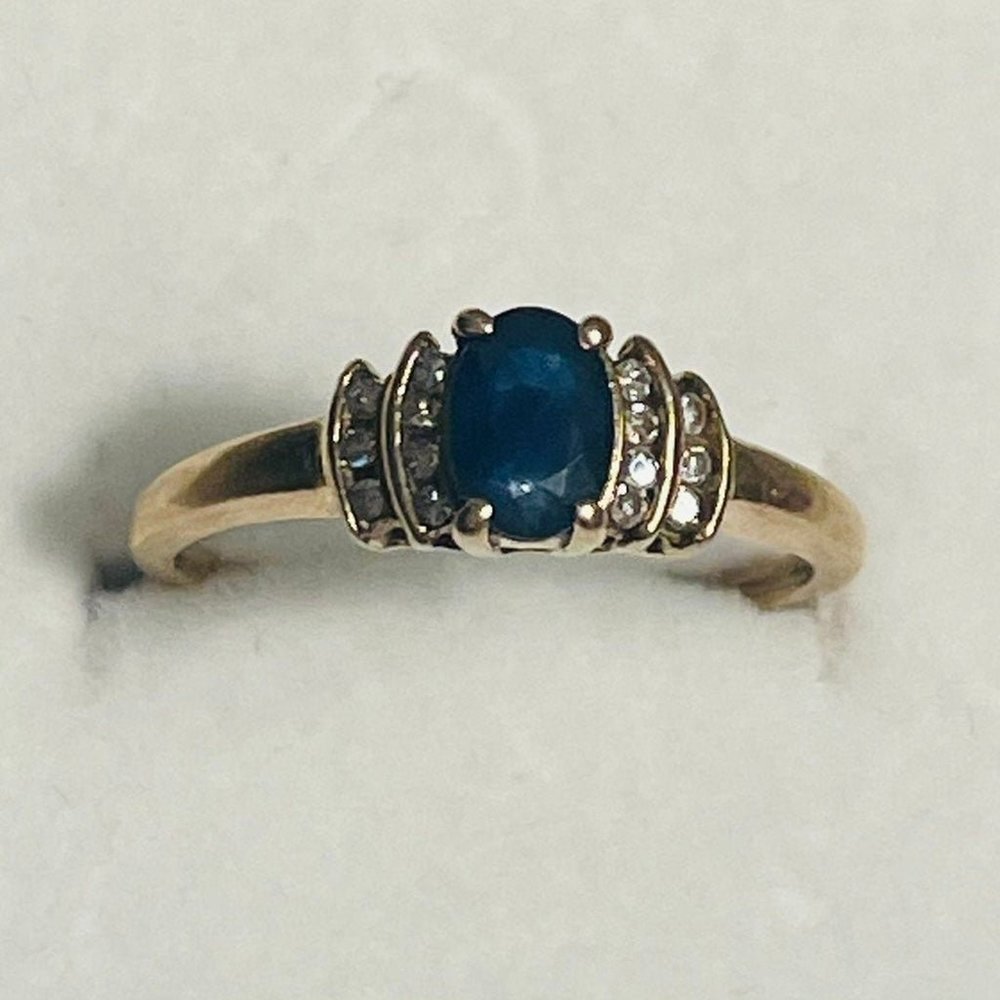 Sexy 10k solid gold Sapphire diamond 7